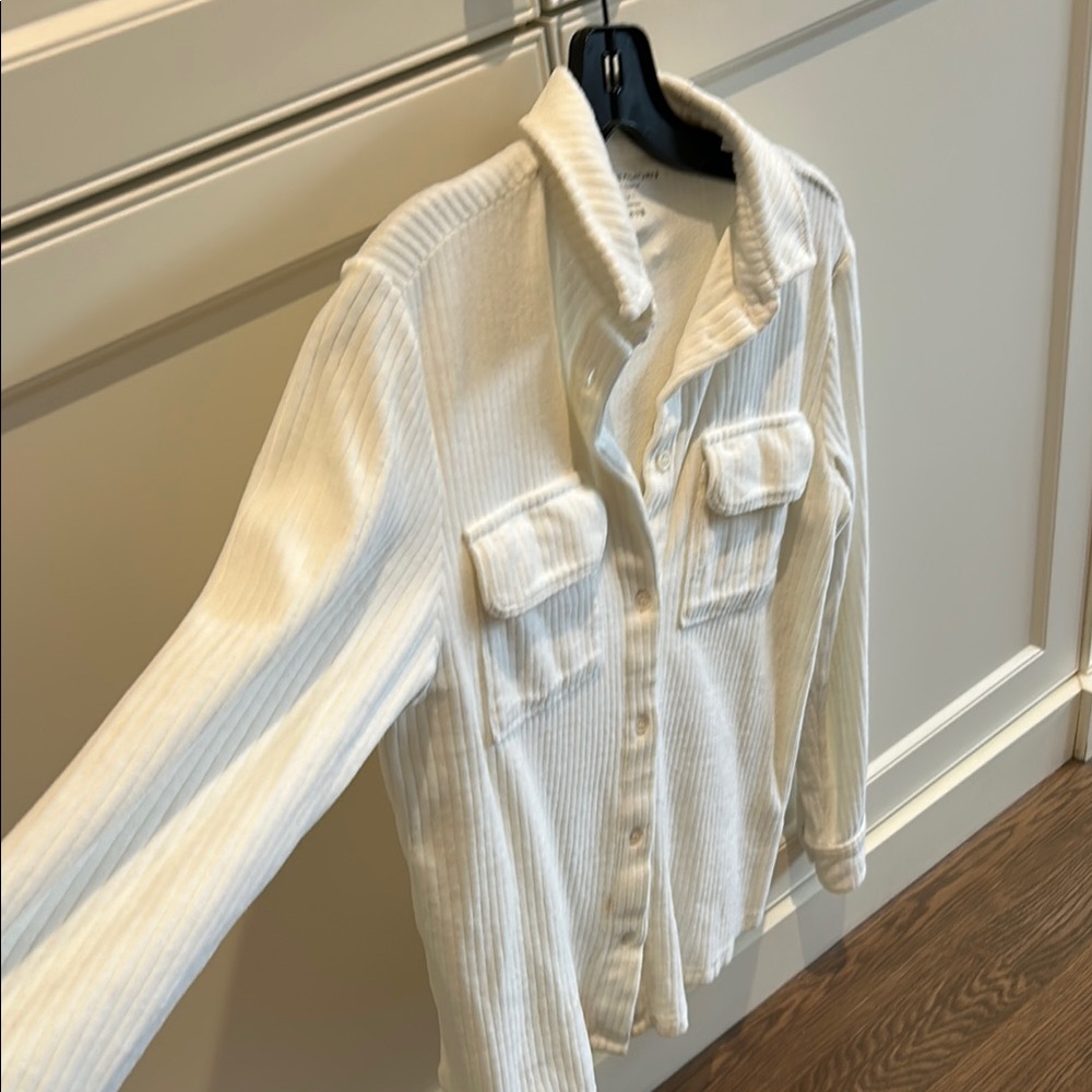 White Ribbed Button-Up Shirt - Picture 3 of 4